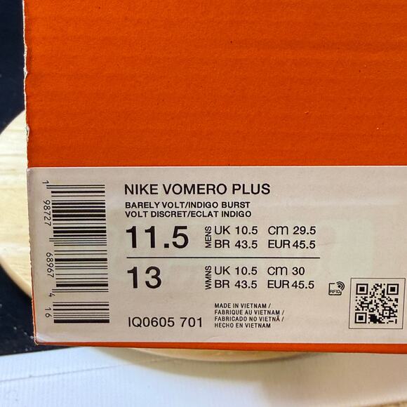 Nike Vomero Plus Low Running Gym Shoes Barely Volt Indigo Men Sz 11.5 IQ0605-701 main image 7